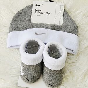 SOLD!!!NWT Very Cute Nike Infant Gray and White Hat and Booties Set Only. 0-6M